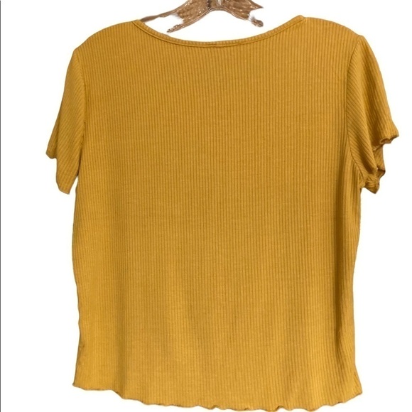 Charlotte Russe Mustard Ribbed Short Sleeved Tshirt, Juniors Size Medium - Picture 2 of 6